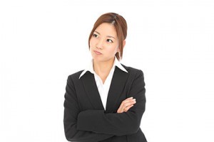 悩んでる女性【素材】